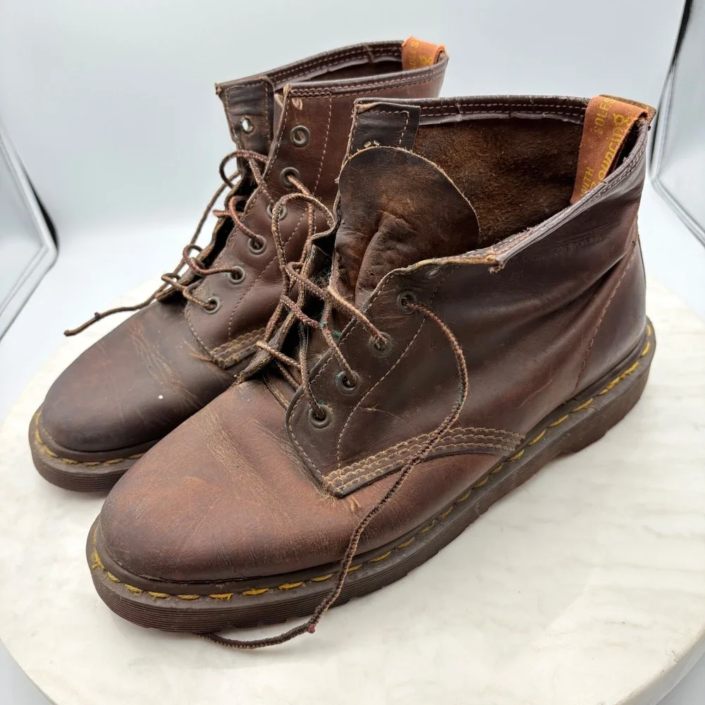 Vintage Dr Martens Brown Leather Lace Up Boots Mens 8 Eyelet Grunge Y2K 90s Punk